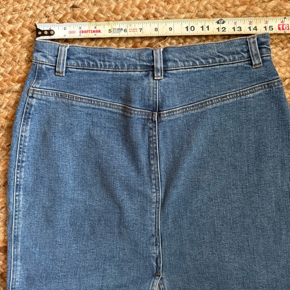 Jones New York 10 Petite Blue Denim Skirt with Patch Pockets - Picture 5 of 6